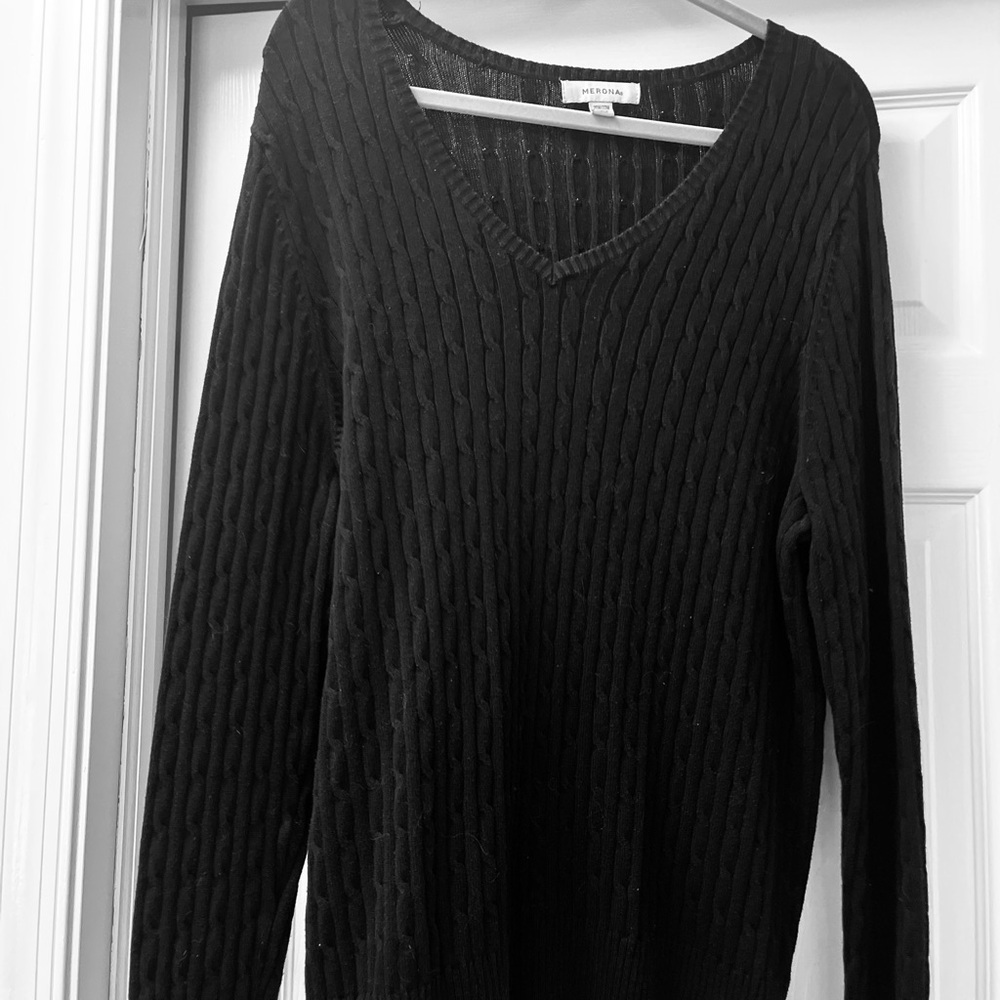 Ladies black Merona flattering sweater-like Top, size 20-22w, v-neck, fits 1x